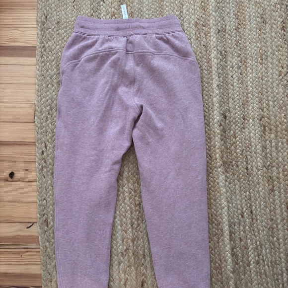 Lululemon joggers - Picture 2 of 5